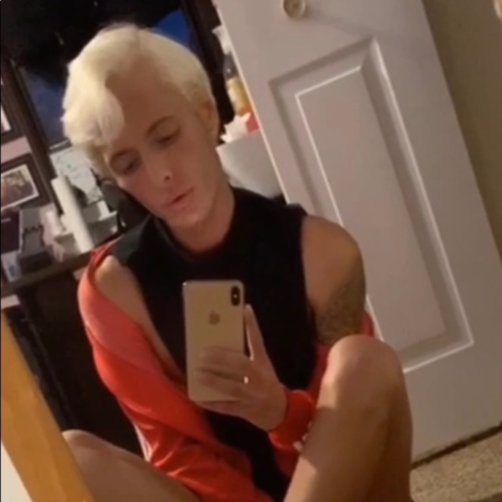 Meet your Posher, Derek